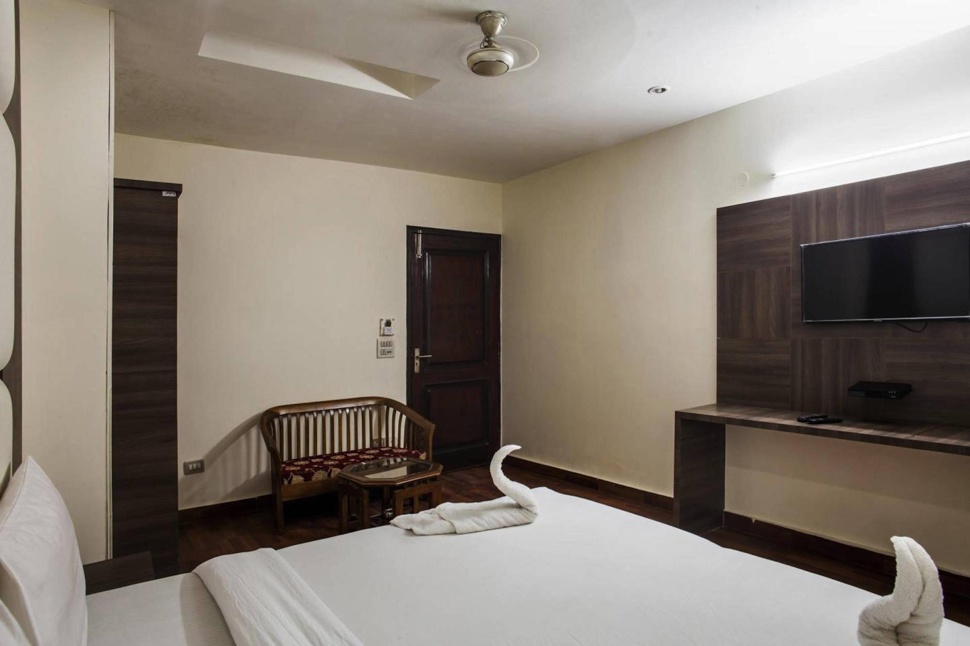 Hotel Karat 87 Inn Νέο Δελχί Εξωτερικό φωτογραφία