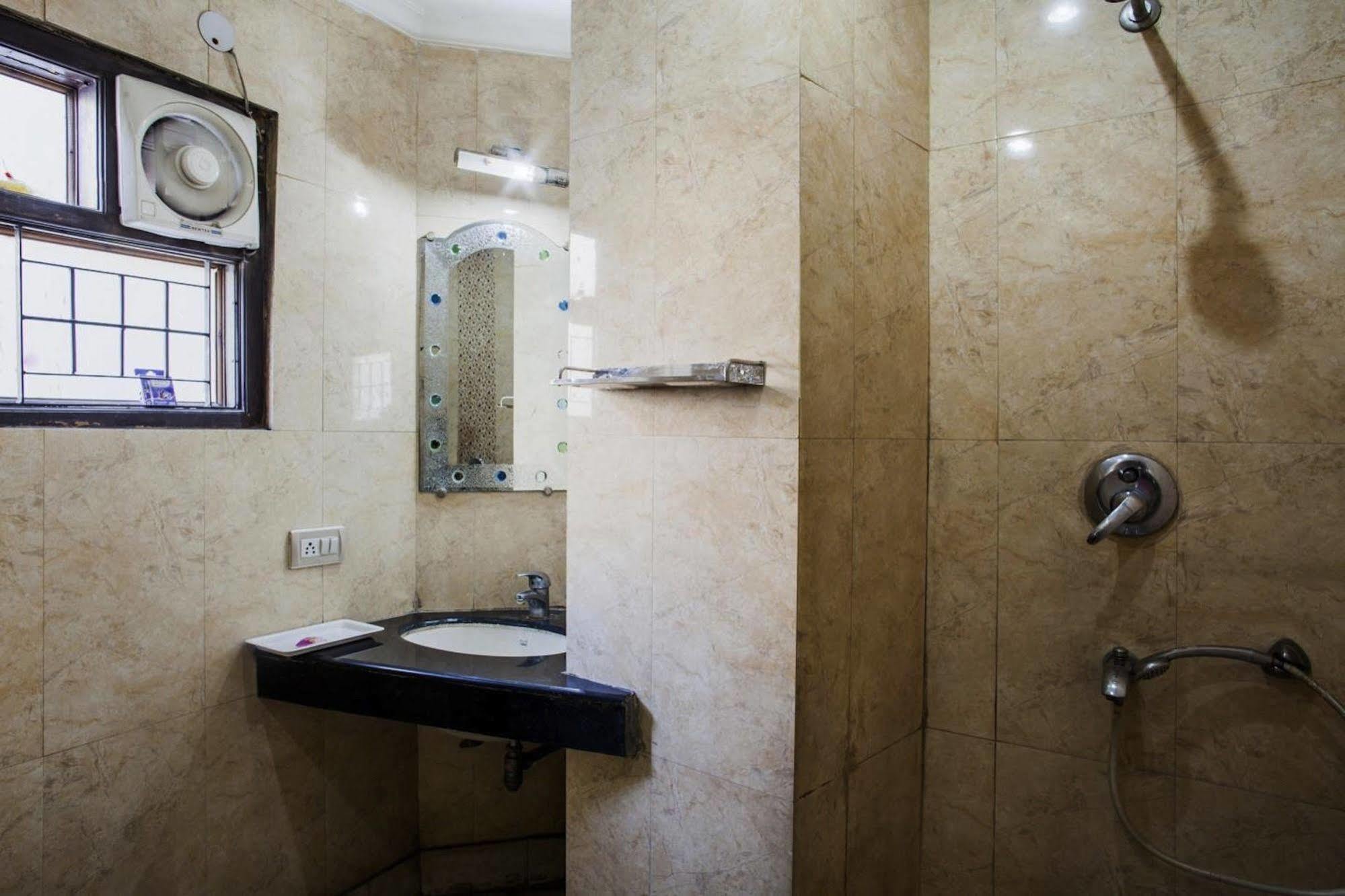Hotel Karat 87 Inn Νέο Δελχί Εξωτερικό φωτογραφία