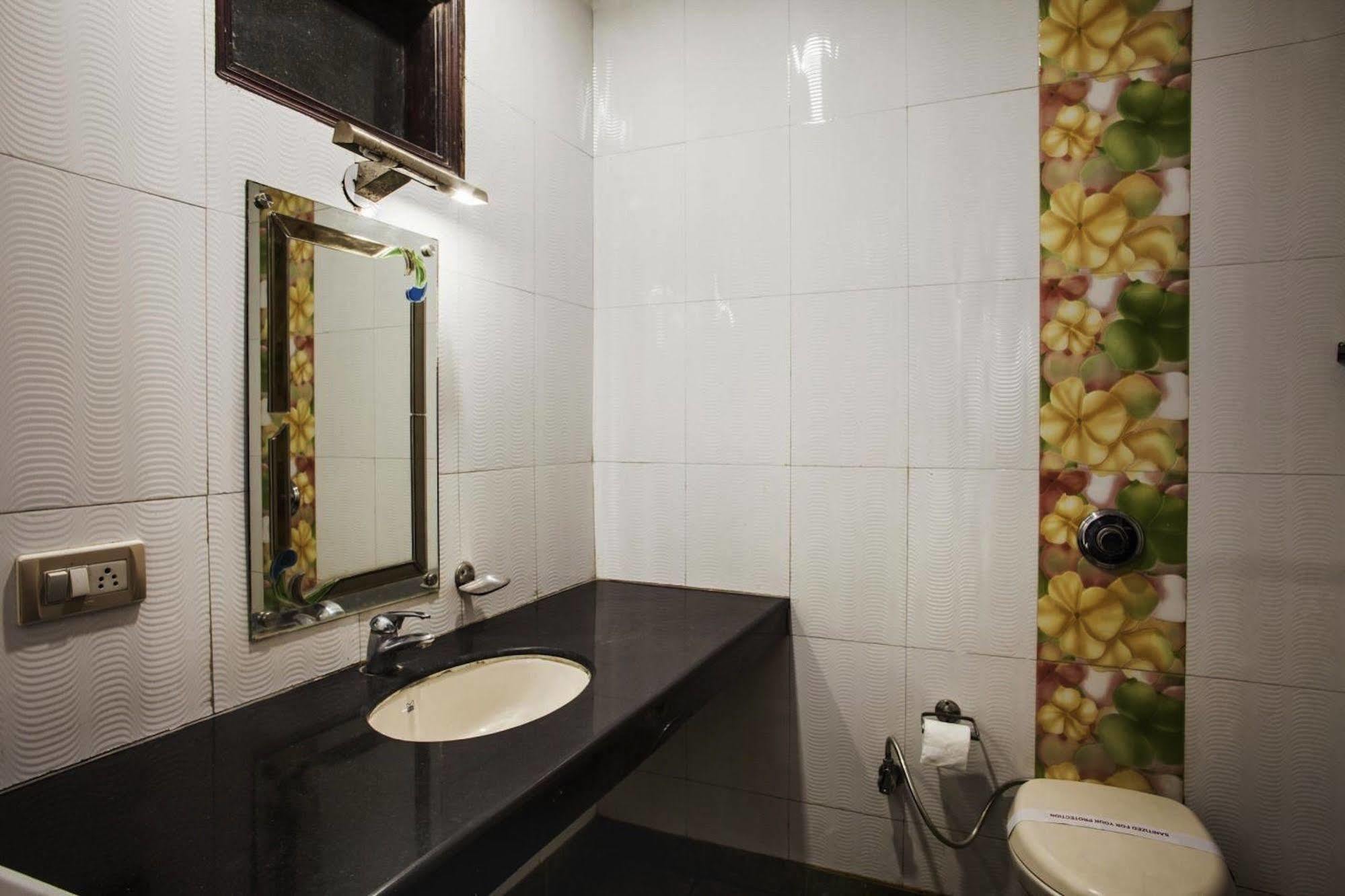 Hotel Karat 87 Inn Νέο Δελχί Εξωτερικό φωτογραφία