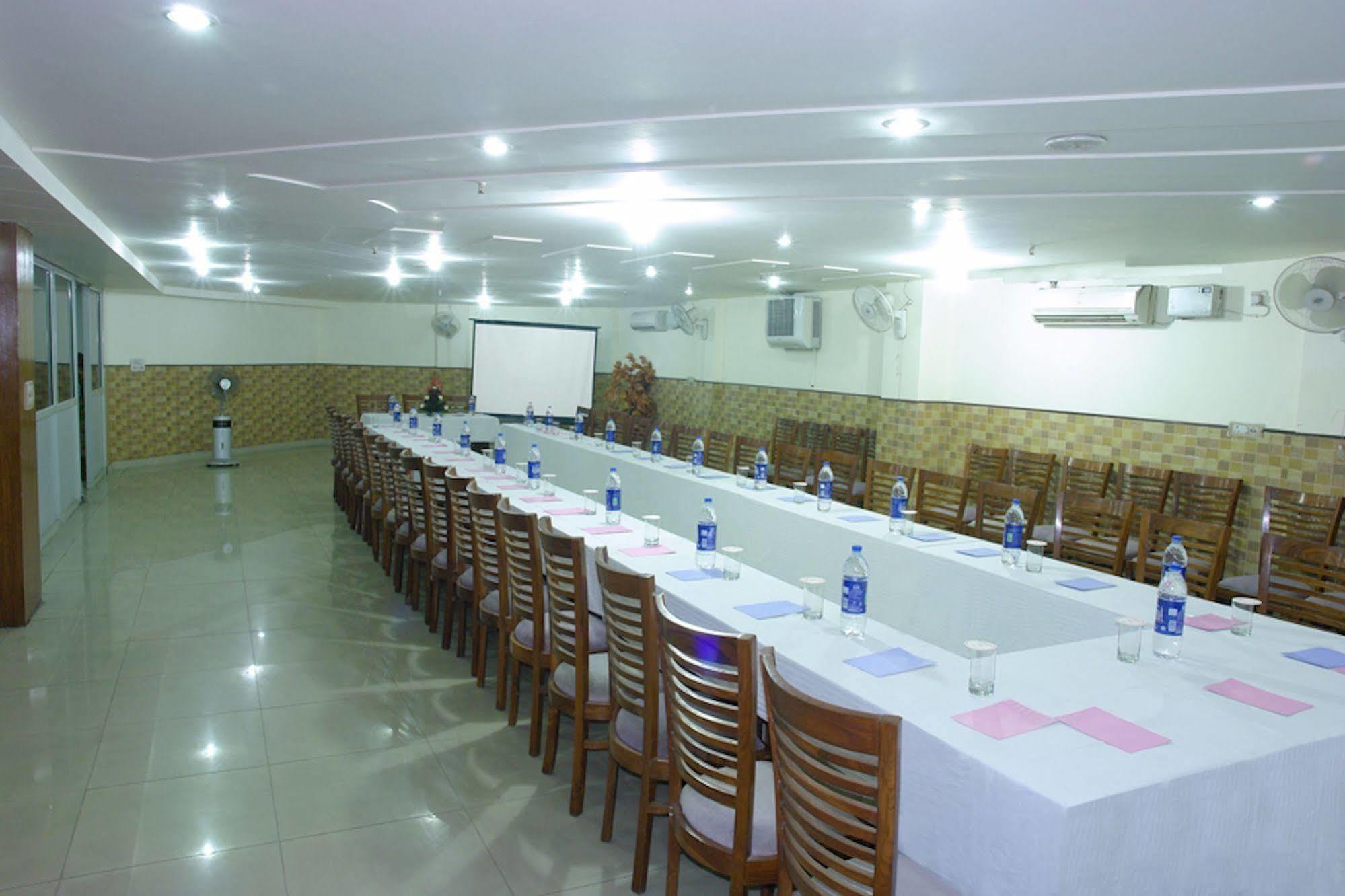 Hotel Karat 87 Inn Νέο Δελχί Εξωτερικό φωτογραφία